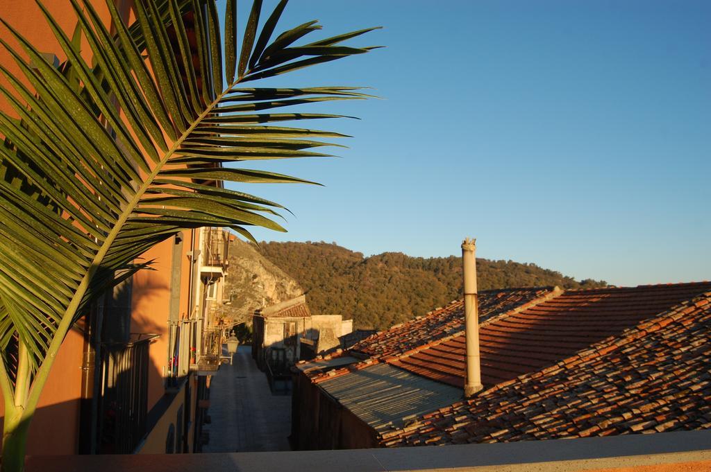 L'Arco Dei Sogni Hotel Malvagna Bagian luar foto