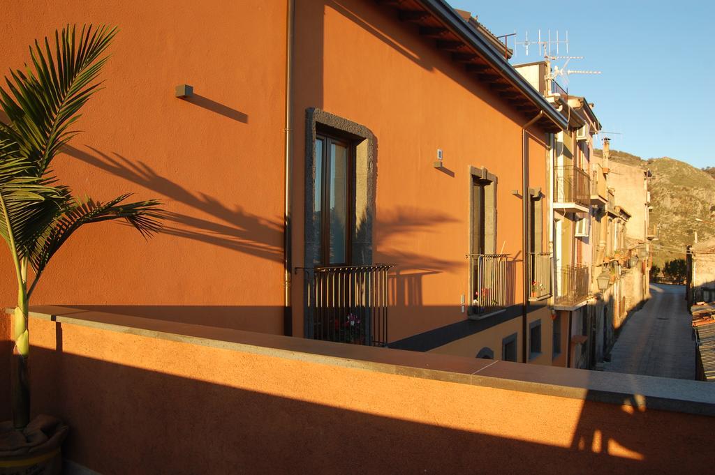 L'Arco Dei Sogni Hotel Malvagna Bagian luar foto